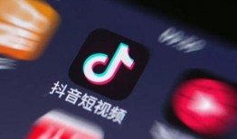 抖音模仿新闻爆料违法吗,娱乐模仿还是违法边缘？